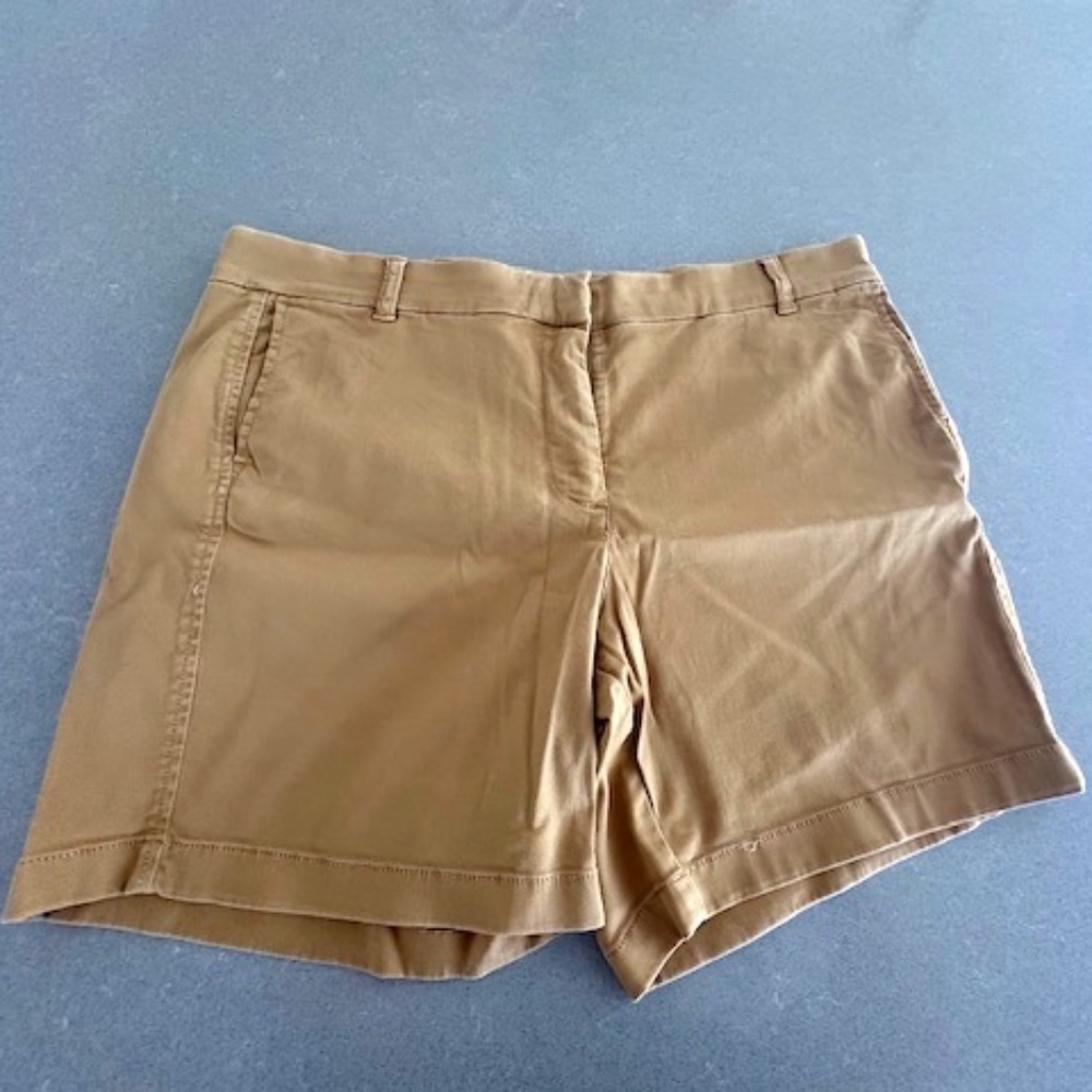 Women's J. Crew 6.5" Chino Shorts Tan Sz 14 -Good condition/See notes